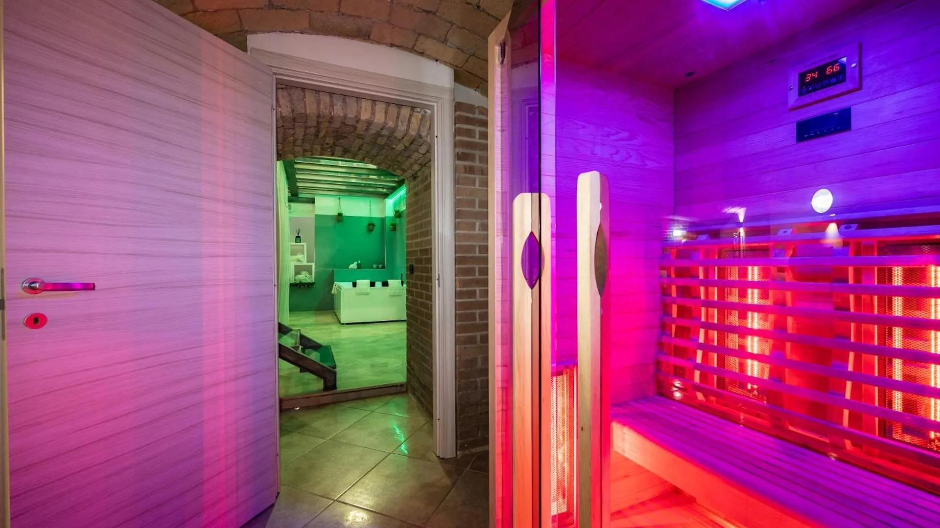 Casa Cristallo Relax E Spa Rom 0*,  Italien